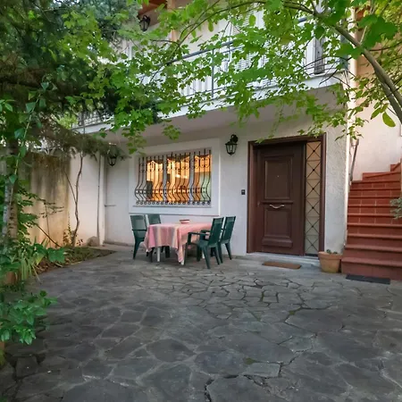 فيلة Mountain House كالافريتا
